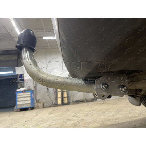 S088A GALIA Полностью оцинкованный фаркоп на Skoda Superb I 2002-2008, Volkswagen Passat B5 седан/универсал 1996-2005. Выхлопная труба с левой стороны. Подрозетник убирается за бампер. Тип шара: A. Невидимый вырез бампера. Нагрузки: 2100/85 кг, масса фарк