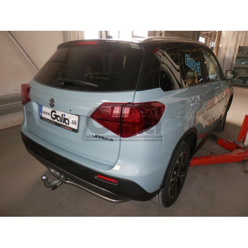 S112C GALIA Полностью оцинкованный фаркоп на Suzuki Vitara 2015-2018, 2018-, Suzuki SX4 S-Cross 2013-2021, 2021- 2WD/4WD. Тип шара: C (горизонтальный съемный), установленный крюк закрывает противотуманный фонарь. Невидимый вырез бампера. Нагрузки: 1600/75