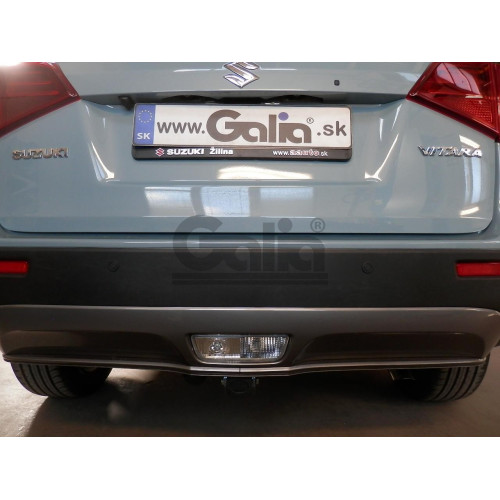 S112C GALIA Полностью оцинкованный фаркоп на Suzuki Vitara 2015-2018, 2018-, Suzuki SX4 S-Cross 2013-2021, 2021- 2WD/4WD. Тип шара: C (горизонтальный съемный), установленный крюк закрывает противотуманный фонарь. Невидимый вырез бампера. Нагрузки: 1600/75