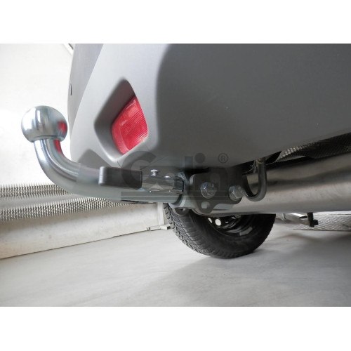 S112C GALIA Полностью оцинкованный фаркоп на Suzuki Vitara 2015-2018, 2018-, Suzuki SX4 S-Cross 2013-2021, 2021- 2WD/4WD. Тип шара: C (горизонтальный съемный), установленный крюк закрывает противотуманный фонарь. Невидимый вырез бампера. Нагрузки: 1600/75