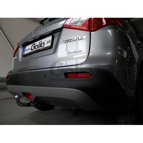 S112C GALIA Полностью оцинкованный фаркоп на Suzuki Vitara 2015-2018, 2018-, Suzuki SX4 S-Cross 2013-2021, 2021- 2WD/4WD. Тип шара: C (горизонтальный съемный), установленный крюк закрывает противотуманный фонарь. Невидимый вырез бампера. Нагрузки: 1600/75