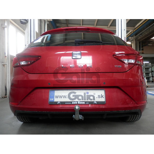 S146A GALIA Полностью оцинкованный фаркоп на SEAT Leon 2017-2020, 2020-. Подрозетник убирается за бампер. Тип шара: A. Установка без выреза бампера. Нагрузки: 2000/80 кг, масса фаркопа 13,32 кг