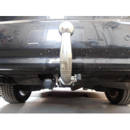 T059C GALIA Полностью оцинкованный фаркоп на Toyota Avensis седан/универсал 2009-2018. Подрозетник убирается за бампер. Тип шара: C (горизонтальный съемный)