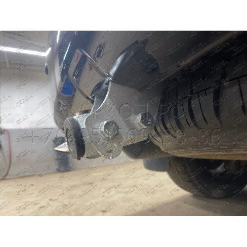 T070C GALIA Полностью оцинкованный фаркоп на Toyota Land Cruiser 200 2008-2021, Lexus LX 2008-2021. Тип шара: C (горизонтальный съемный). Невидимый вырез бампера. Нагрузки: 3500/140 кг, масса фаркопа 8,97 кг