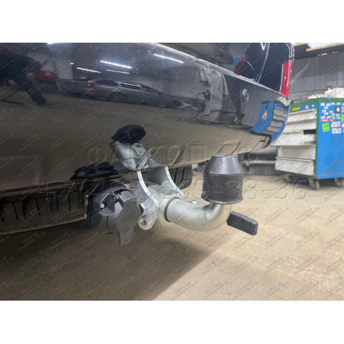 T070C GALIA Полностью оцинкованный фаркоп на Toyota Land Cruiser 200 2008-2021, Lexus LX 2008-2021. Тип шара: C (горизонтальный съемный). Невидимый вырез бампера. Нагрузки: 3500/140 кг, масса фаркопа 8,97 кг