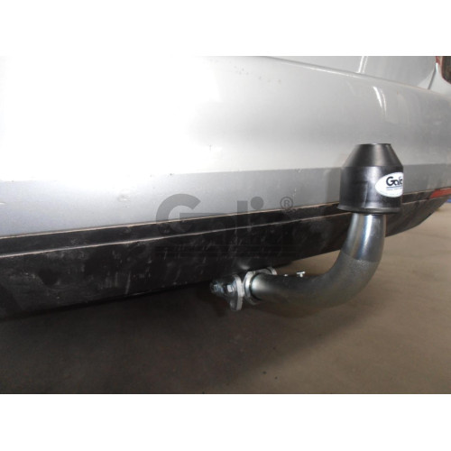 V066C GALIA Полностью оцинкованный фаркоп на Volksawgen Jetta 2005-2010, Volkswagen Golf V универсал 2007-2008, Golf VI универсал 2008-2013. Подрозетник убирается за бампер. Тип шара: C (горизонтальный съемный). Невидимый вырез бампера. Нагрузки: 1600/75 