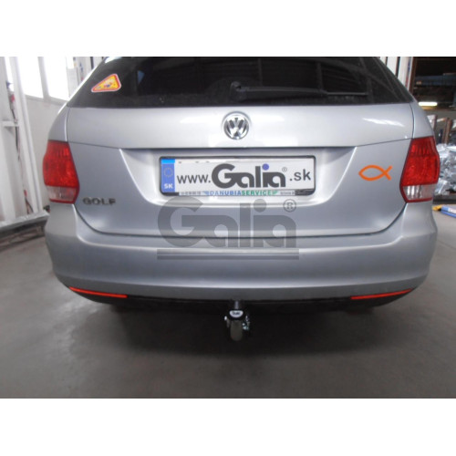 V066C GALIA Полностью оцинкованный фаркоп на Volksawgen Jetta 2005-2010, Volkswagen Golf V универсал 2007-2008, Golf VI универсал 2008-2013. Подрозетник убирается за бампер. Тип шара: C (горизонтальный съемный). Невидимый вырез бампера. Нагрузки: 1600/75 