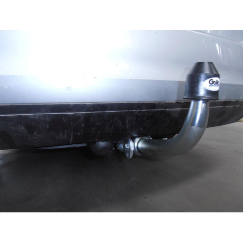 V066C GALIA Полностью оцинкованный фаркоп на Volksawgen Jetta 2005-2010, Volkswagen Golf V универсал 2007-2008, Golf VI универсал 2008-2013. Подрозетник убирается за бампер. Тип шара: C (горизонтальный съемный). Невидимый вырез бампера. Нагрузки: 1600/75 