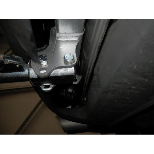 V069C GALIA Полностью оцинкованный фаркоп на Volkswagen Tiguan 2007-2016, Tiguan 2 2016-2024, Audi Q3 2011-2019, 2019-2025, SEAT Tarraco 2018-2024. Тип шара: C (горизонтальный съемный). Невидимый вырез бампера. Нагрузки: 2500/140 кг, масса фаркопа 16,2 кг