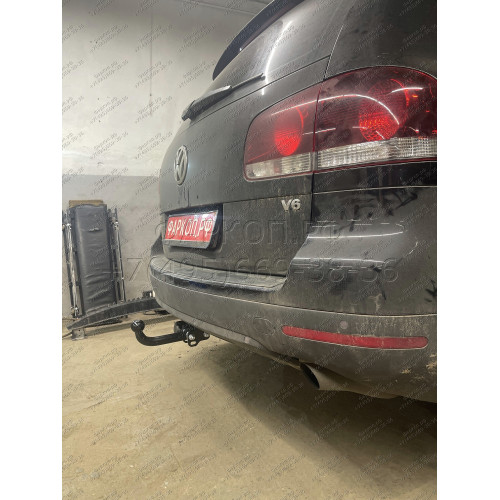 V124-A Лидер-плюс ТСУ для Volkswagen Touareg 2002-2010 (требуется вырез в бампере), Volkswagen Touareg 2010-2018, Audi Q7 2007-2015 (без выреза бампера). Нагрузки: 1500/75 кг, масса фаркопа 14,52 кг (без электрики в комплекте)
