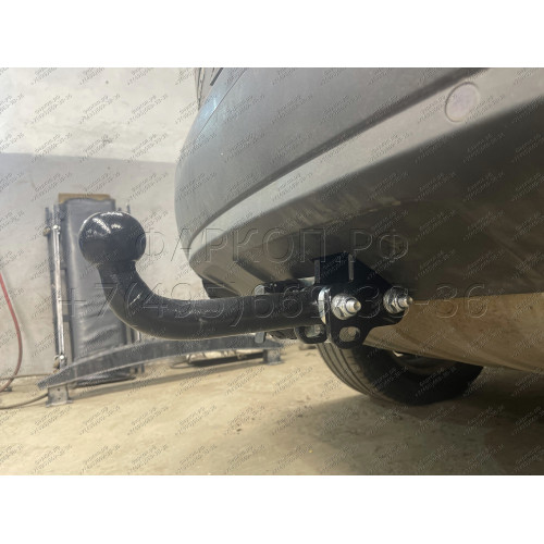 V124-A Лидер-плюс ТСУ для Volkswagen Touareg 2002-2010 (требуется вырез в бампере), Volkswagen Touareg 2010-2018, Audi Q7 2007-2015 (без выреза бампера). Нагрузки: 1500/75 кг, масса фаркопа 14,52 кг (без электрики в комплекте)