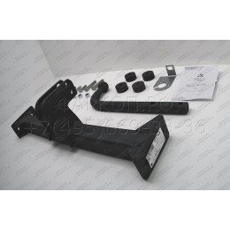 VW 17 AVTOS Фаркоп на Volkswagen Transporter T4 фургон 1990-2003, Volkswagen Multivan T4 фургон 1990-2003, Volkswagen Caravelle T4 фургон 1990-2003 без подрезки бампера. Тип шара: A. Нагрузки: 200