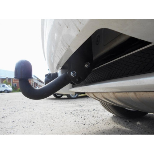 AU 05 AVTOS Фаркоп на Volkswagen Touareg 2002-2018 (без подрезки бампера), Audi Q7 2007-2018 (без подрезки бампера), Porsche Cayenne 2002-2017 (требуется подрезка бампера). Тип шара: A. Нагрузки: 3500/140 кг, масса фаркопа 17 кг (без электрики в комплекте