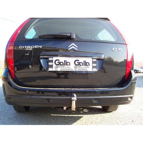 C040C GALIA Полностью оцинкованный фаркоп на Citroen C5 I и II универсал 2001-2008, с 2005-2008 необходим блок согласования. Тип шара: C (горизонтальный съемный). Невидимый вырез бампера. Нагрузки: 1700/85 кг, масса фаркопа 22,85 кг