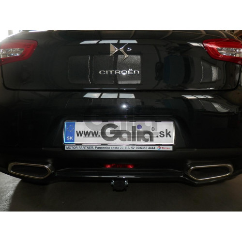 C067C GALIA Полностью оцинкованный фаркоп на Citroen DS5 2011-2018. Подрозетник убирается за бампер. Шар перекрывает противотуманную фару. Тип шара: C (горизонтальный съемный). Подрезка бампера. Нагрузки: 1600/80 кг, масса фаркопа 18,56 кг