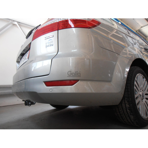 F115C GALIA Полностью оцинкованный фаркоп на Ford Mondeo седан/универсал 2007-2014. Подрозетник убирается за бампер. Тип шара: C (горизонтальный съемный). Невидимый вырез бампера. Нагрузки: 2000/80 кг, масса фаркопа 17,17 кг