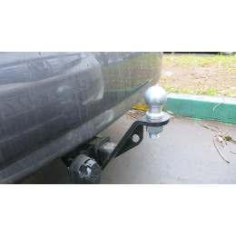 FA 0860-E Бизон Фаркоп на Toyota Prius v (Prius alfa / Prius +) ZVW40/41 2011-2021 без подрезки бампера. Тип шара: E (легкосъемный шар под квадрат). Нагрузки: 2700/100 кг. Не ко
