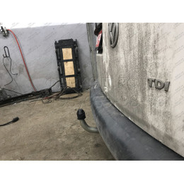 V067A GALIA Полностью оцинкованный фаркоп на Volkswagen Caddy 2004-2020, включая Maxi, включая 4WD. Подрозетник убирается за бампер. Тип шара: A. Установка без вы