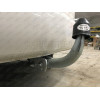V067A GALIA Полностью оцинкованный фаркоп на Volkswagen Caddy 2004-2020, включая Maxi, включая 4WD. Подрозетник убирается за бампер. Тип шара: A. Установка без выреза бампера. Нагрузки: 1650/80 кг, масса фаркопа 15,02 кг