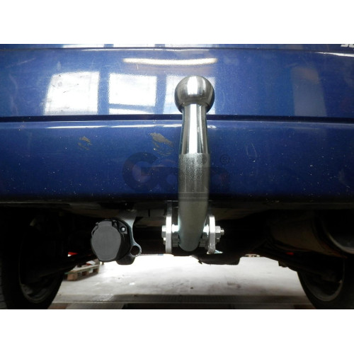 S057C GALIA Полностью оцинкованный фаркоп на Suzuki Liana хетчбек 2WD/4WD 2001-2007. Тип шара: C (горизонтальный съемный). Без выреза бампера. Нагрузки: 1300/75 кг, масса фаркопа 17,36 кг