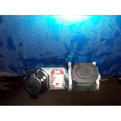 S090A GALIA Полностью оцинкованный фаркоп на Skoda Praktik 2006-2015, Roomster 2006-2015, включая Scout, с 06/2010-2015 требуется электрика с блоком согласования. Тип шара: A. Требуется вырез в бампере. Нагрузки: 1200/50 кг, масса фаркопа 13,62 кг