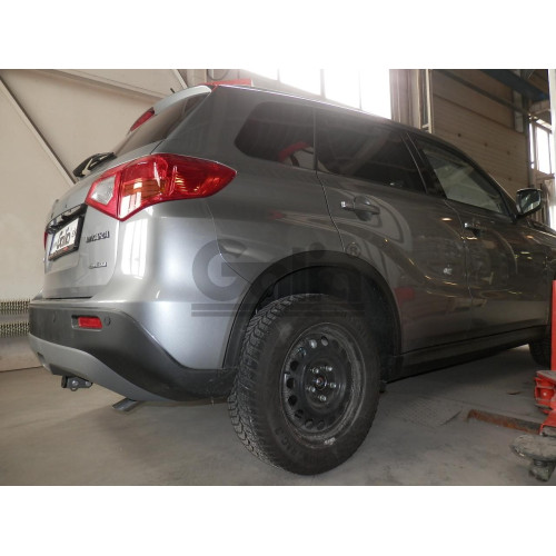 S112A GALIA Полностью оцинкованный фаркоп на Suzuki Vitara 2015-2018, 2018-, Suzuki SX4 S-Cross 2013-2021, 2021- 2WD/4WD. Тип шара: A, установленный крюк закрывает противотуманный фонарь. Невидимый вырез бампера. Нагрузки: 1600/75 кг, масса фаркопа 14,82 