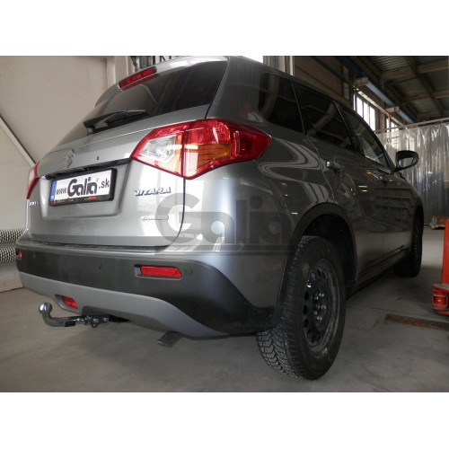 S112A GALIA Полностью оцинкованный фаркоп на Suzuki Vitara 2015-2018, 2018-, Suzuki SX4 S-Cross 2013-2021, 2021- 2WD/4WD. Тип шара: A, установленный крюк закрывает противотуманный фонарь. Невидимый вырез бампера. Нагрузки: 1600/75 кг, масса фаркопа 14,82 