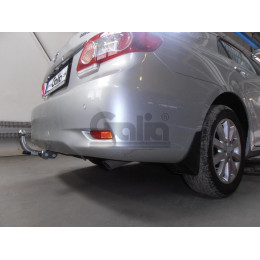 T060A GALIA Полностью оцинкованный фаркоп на Toyota Corolla E15 седан 2007-2013. Подрозетник убирается за бампер. Тип шара: A. Невидимый вырез бампера. Нагруз