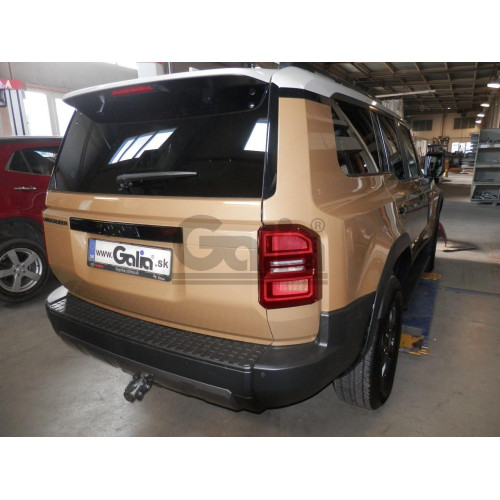 T081C GALIA Полностью оцинкованный фаркоп на Toyota Land Cruiser J250 2023-, Lexus GX J250 2023-. Подрозетник убирается за бампер. Тип шара: C (горизонтальный съемный). Невидимый вырез бампера. Нагрузки: 3500/120 кг, масса фаркопа 10,5 кг