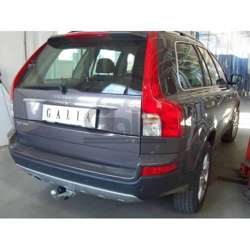 V057C GALIA Полностью оцинкованный фаркоп на Volvo XC90 2003-2015. Подрозетник убирается за бампер. Тип шара: C (горизонтальный съемный). Невидимый вырез бампера. Нагрузки: 2250/90 кг, масса фаркопа 17,27 кг