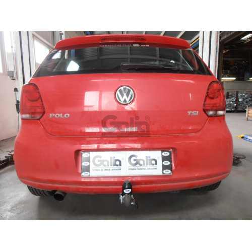 V068C GALIA Полностью оцинкованный фаркоп на Volkswagen Polo V хетчбек 2009-2018. Подрозетник убирается за бампер. Тип шара: C (горизонтальный съемный). Невидимый вырез бампера. Нагрузки: 1200/50 кг, масса фаркопа 14,85 кг