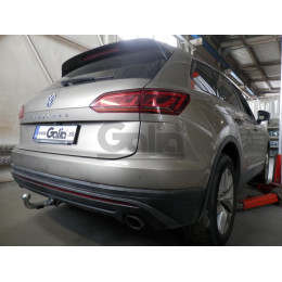 V092C GALIA Полностью оцинкованный фаркоп на Volkswagen Touareg 2018-. Подрозетник убирается за бампер. Тип шара: C (горизонтальный съемный). Невидимый выре