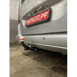 9510 Трейлер Фаркоп для Peugeot Partner L1 2008-2018, 2018-, Citroen Berlingo L1 2008-2018, 2018-, Toyota Proace City L1 2019-, Opel Combo L1 2018-, Peugeot Rifter L1 2019-, FIAT Doblo L1 2022-. Требуется подрезка бамп