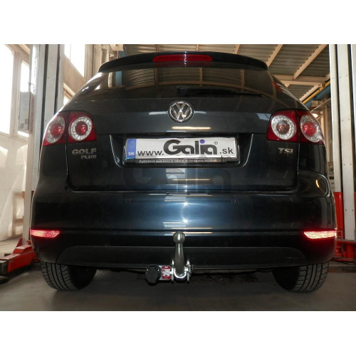 A038C GALIA Полностью оцинкованный фаркоп на Audi A3 2003-2008: хетчбек 3 двери, VW Golf V, VI, Plus хетчбек 3/5 дверей 2003-2008, 2008-2013 (2WD только). Тип шара: C (горизонтальный съемный). Подрезка бампера. Нагрузки: 1600/75 кг, масса фаркопа 15,37 кг