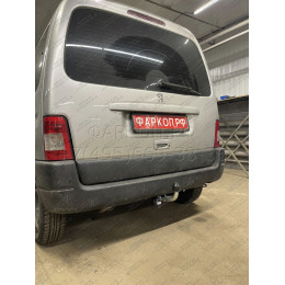 C043A GALIA Полностью оцинкованный фаркоп на Citroen Berlingo I 1996-2008, Berlingo First 2008-2012, Peugeot Partner I 1996-2008, Partner Origin 2008-2012. Особенности: для колесных баз 2690 мм и 26