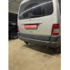 C043A GALIA Полностью оцинкованный фаркоп на Citroen Berlingo I 1996-2008, Berlingo First 2008-2012, Peugeot Partner I 1996-2008, Partner Origin 2008-2012. Особенности: для колесных баз 2690 мм и 2693 мм. Тип шара: A. Невидимый вырез бампера. Нагрузки: 11