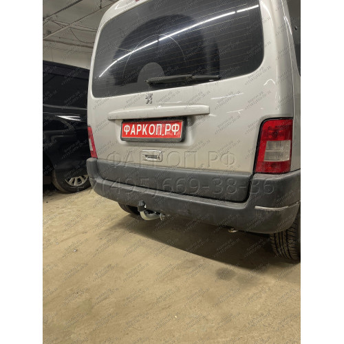 C043A GALIA Полностью оцинкованный фаркоп на Citroen Berlingo I 1996-2008, Berlingo First 2008-2012, Peugeot Partner I 1996-2008, Partner Origin 2008-2012. Особенности: для колесных баз 2690 мм и 2693 мм. Тип шара: A. Невидимый вырез бампера. Нагрузки: 11