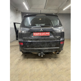 F.4012.001 BERG Фаркоп на Mitsubishi Outlander XL 2007-2012, Peugeot 4007 2008-2012, Citroen C-Crosser 2007-2012. Требуется подрезка бампера. Тип шара: E. Нагрузки: 1500/75 кг, масса фаркопа 24 