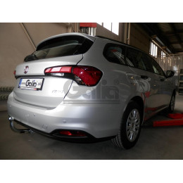 F134A GALIA Полностью оцинкованный фаркоп на FIAT Tipo универсал 2016-. Подрозетник убирается за бампер. Тип шара: A. Невидимый вырез бампера. Нагрузки: 