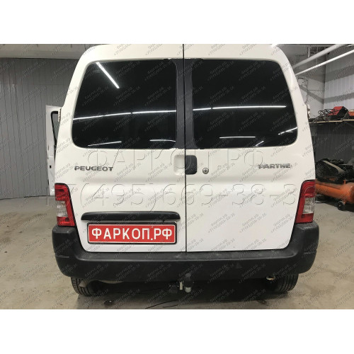 C043A GALIA Полностью оцинкованный фаркоп на Citroen Berlingo I 1996-2008, Berlingo First 2008-2012, Peugeot Partner I 1996-2008, Partner Origin 2008-2012. Особенности: для колесных баз 2690 мм и 2693 мм. Тип шара: A. Невидимый вырез бампера. Нагрузки: 11