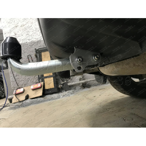 V070A GALIA Полностью оцинкованный фаркоп на Volvo XC60 2008-2017. Тип шара: A. Невидимый вырез бампера. Нагрузки: 2100/90 кг, масса фаркопа 15,22 кг