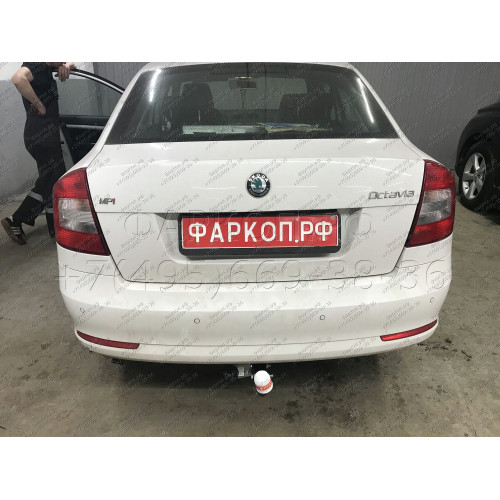 9710 Трейлер Фаркоп для Skoda Octavia II A5 лифтбек 2009-2012 без подрезки бампера. Тип шара: A. Нагрузки: 1000/50 кг, масса фаркопа 16,3 кг (без электрики в комплекте)