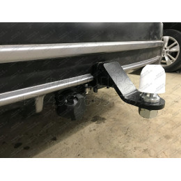 FA 0511-E Бизон Фаркоп на Honda CR-V 2006-2013. Требуется подрезка бампера. Тип шара: E (легкосъемный шар под квадрат). Нагрузки: 2500/120 кг. Не комплектуется 