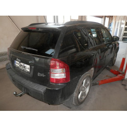 J012A GALIA Полностью оцинкованный фаркоп на Jeep Compass MK 2006-2011, Jeep Liberty 2006-2011. Тип шара: A. Требуется вырез в бампере. Нагрузки: 2000/100 кг, масса фаркопа 12