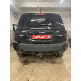 J012A GALIA Полностью оцинкованный фаркоп на Jeep Compass MK 2006-2011, Jeep Liberty 2006-2011. Тип шара: A. Требуется вырез в бампере. Нагрузки: 2000/100 кг, масса фаркопа 12