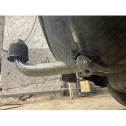 J012A GALIA Полностью оцинкованный фаркоп на Jeep Compass MK 2006-2011, Jeep Liberty 2006-2011. Тип шара: A. Требуется вырез в бампере. Нагрузки: 2000/100 кг, масса фаркопа 12