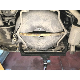 H.N24.E HALTY Фаркоп на Nissan Elgrand E51 2WD/4WD 2002-2010 без подрезки бампера. Тип шара: E. Нагрузки: 750/75 кг, масса фаркопа 18,5 кг