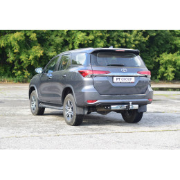 TFR-16-991124.00 PT GROUP Фаркоп с нержавеющей накладкой на Toyota Fortuner (дорестайлинг) 2016-2020 без подрезки бампера. Тип шара: E (легкосъемный шар под квадрат