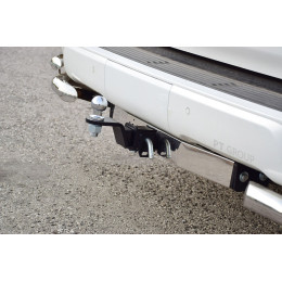 TLC-07-991124.00 PT GROUP Фаркоп с нержавеющей накладкой на Toyota Land Cruiser 200 2007-2021, Lexus LX 2016-2022 без подрезки бампера. Тип шара: E (легкосъемный шар под квадра