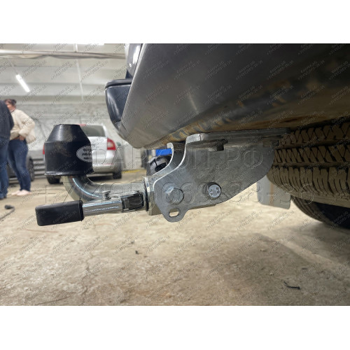 V076C GALIA Полностью оцинкованный фаркоп на Volkswagen Amarok 2010-2022. Тип шара: C (горизонтальный съемный). Установка без снятия и выреза бампера. Нагрузки: 3500/130 кг, масса фаркопа 6,37 кг